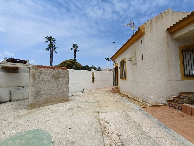 Semi-detached house on Calle Einstein – Torrevieja – Alicante — image 15